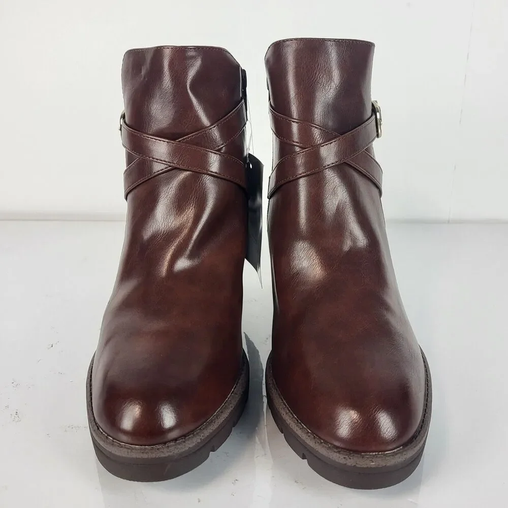 Naturalizer Madalynn Buckle Ankle Boots water Repellent 10W